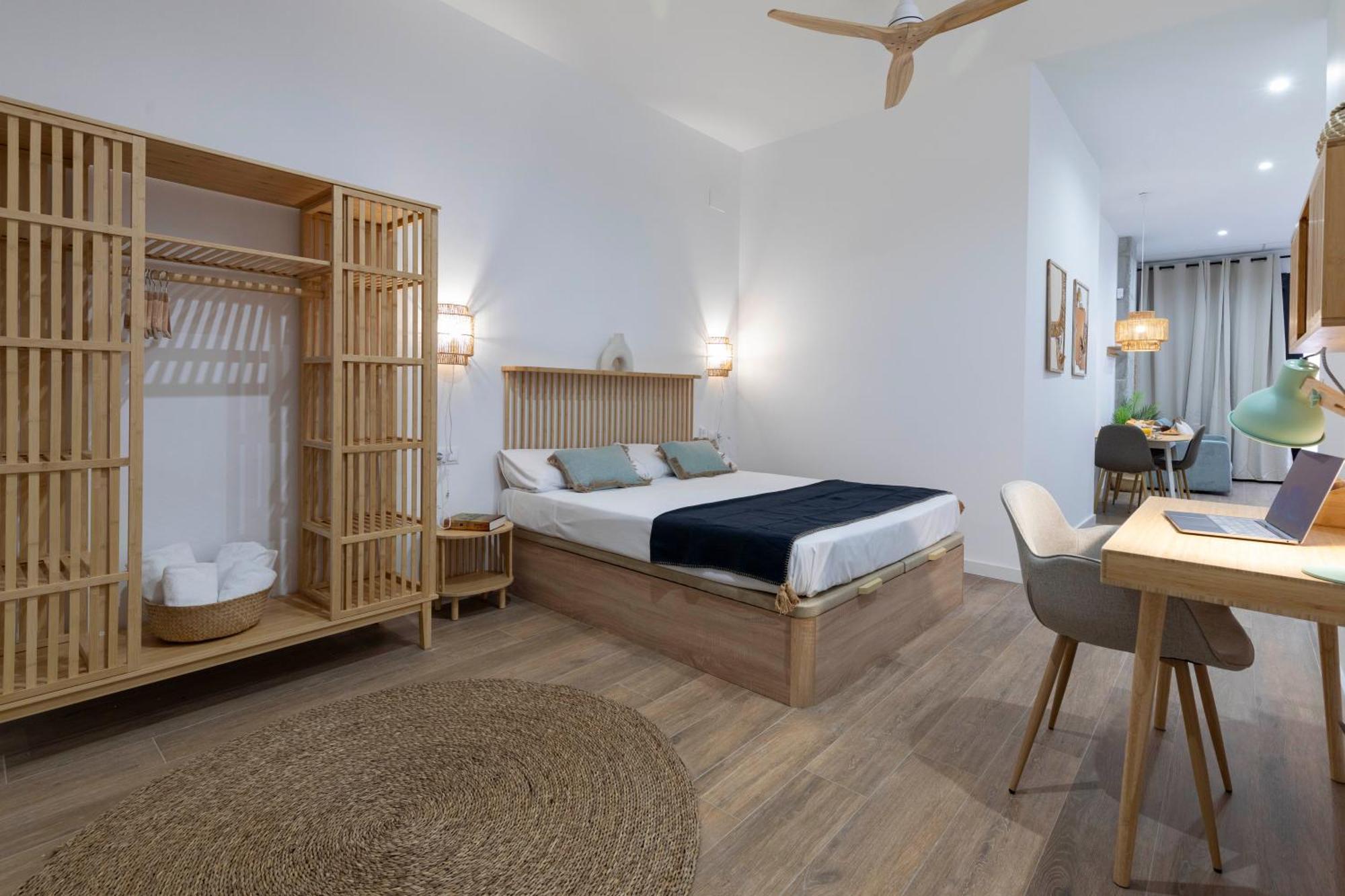 Travel Habitat Mediterranean Suites Valencia Eksteriør bilde