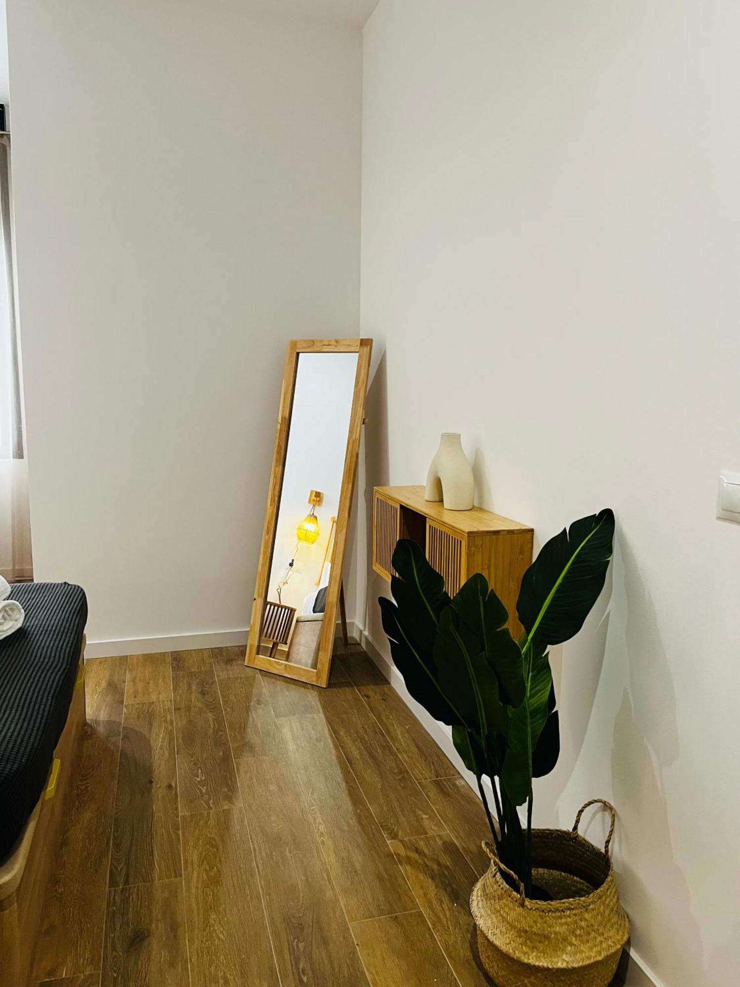 Travel Habitat Mediterranean Suites Valencia Eksteriør bilde