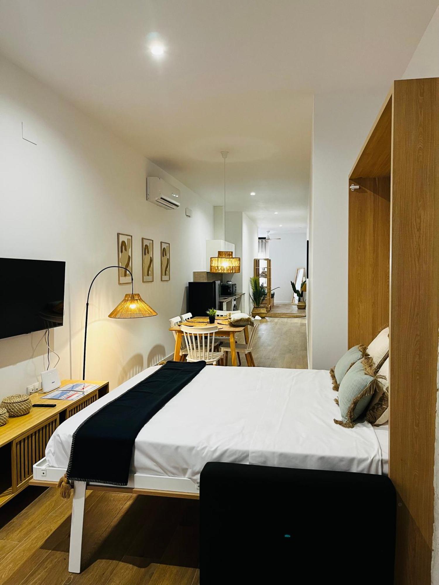 Travel Habitat Mediterranean Suites Valencia Eksteriør bilde