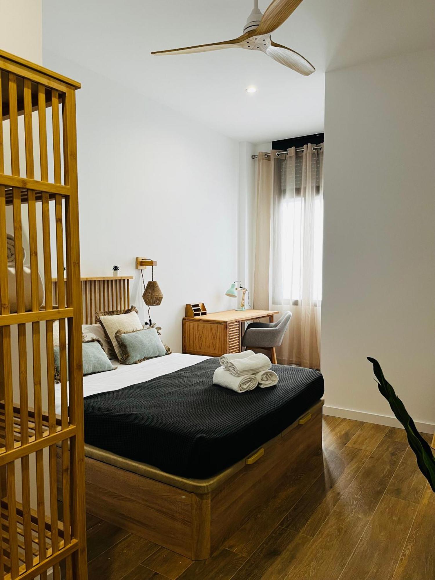 Travel Habitat Mediterranean Suites Valencia Eksteriør bilde