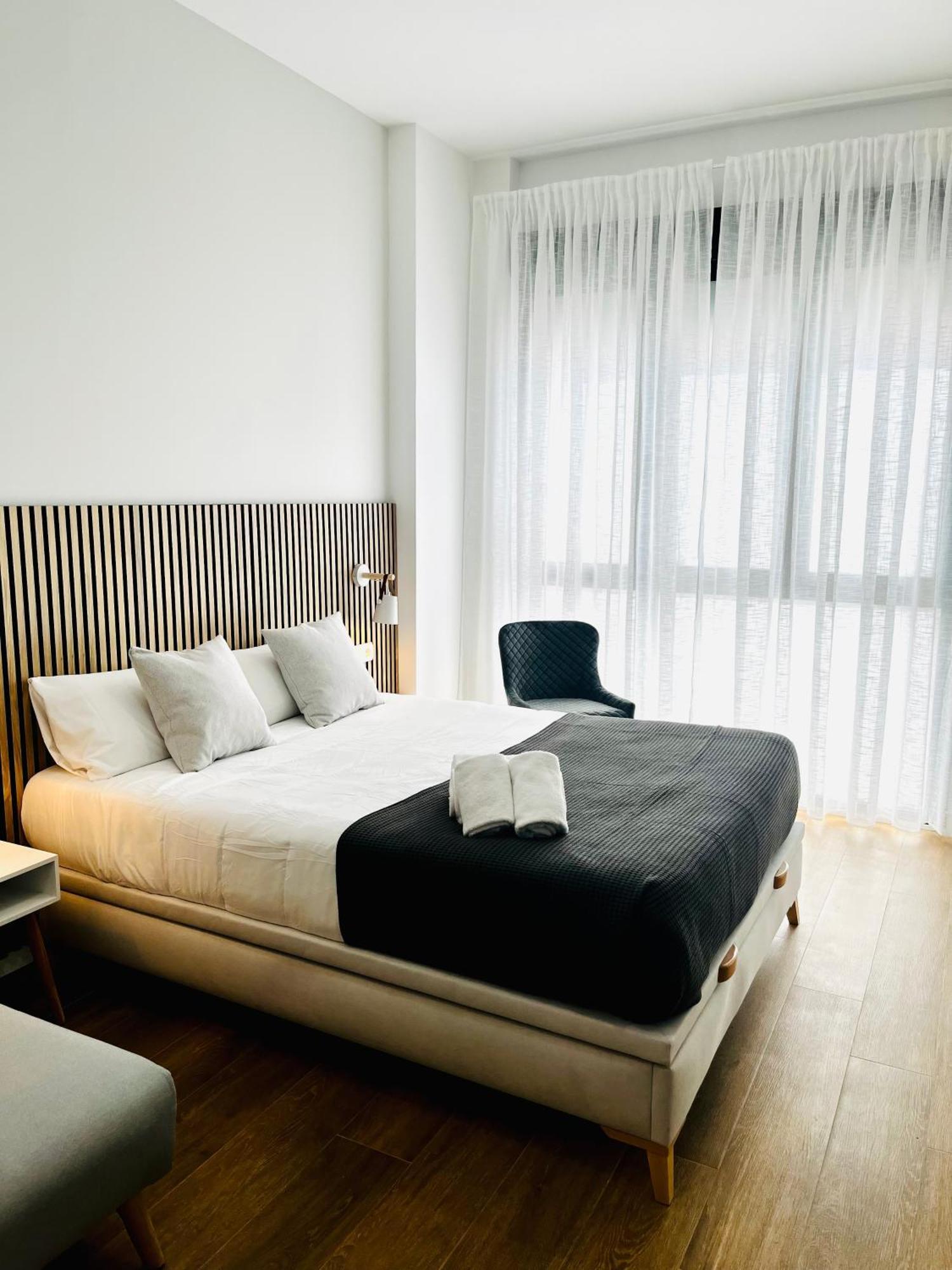 Travel Habitat Mediterranean Suites Valencia Eksteriør bilde