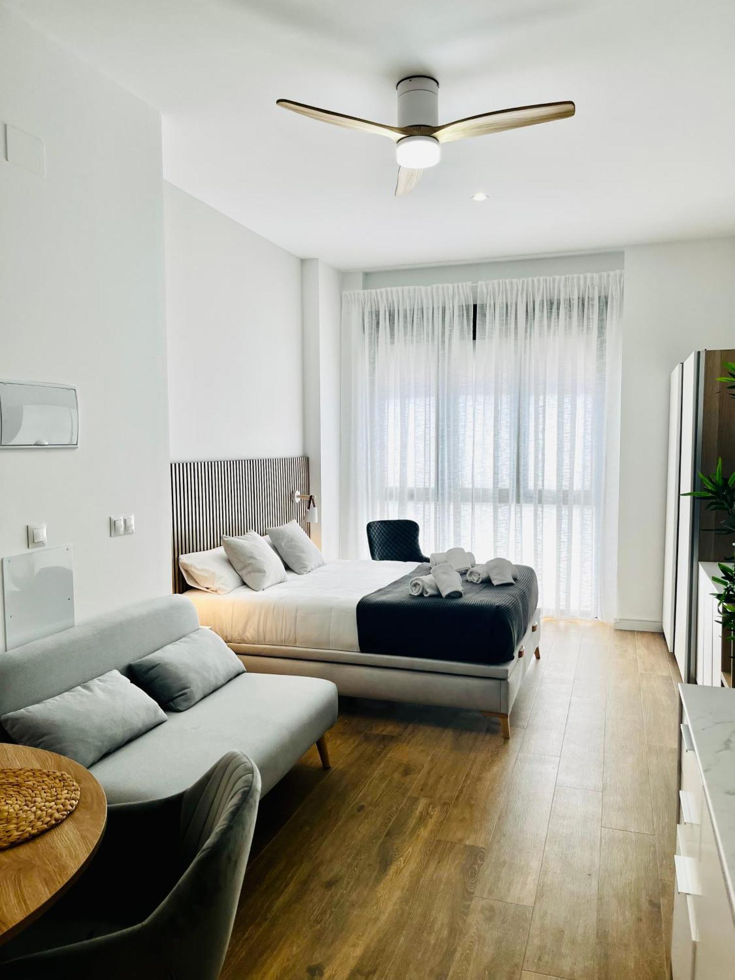 Travel Habitat Mediterranean Suites Valencia Eksteriør bilde